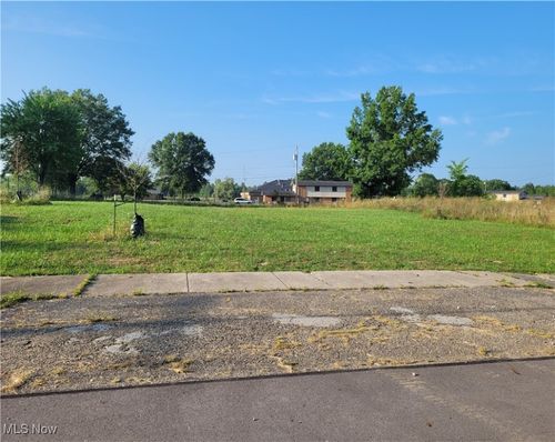 2120 Van Wye St Se, Warren, OH, 44484-5350 | Card Image