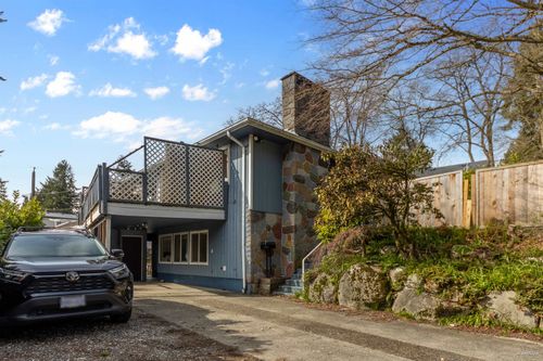 8035 Nelson Ave, Burnaby, BC, V5J4E6 | Card Image