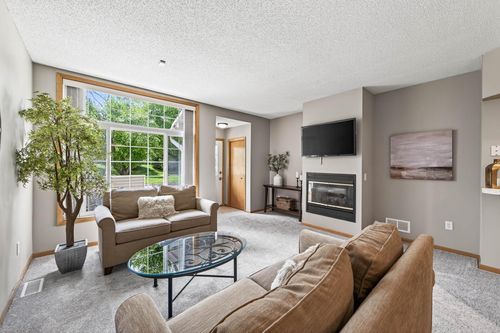 1870 Sapphire Pt, Eagan, MN, 55122-8804 | Card Image