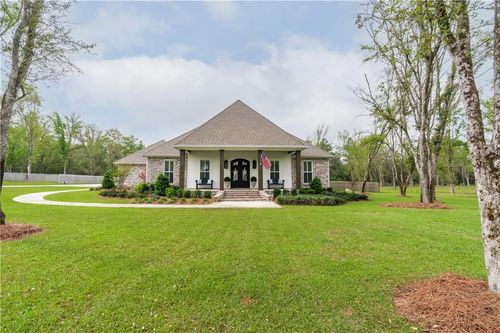 7808 Songbird Ln, Moss Point, MS, 39562-4522 | Card Image