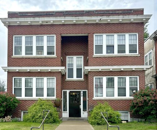 990 Grand Ave, Saint Paul, MN, 55105-3020 | Card Image