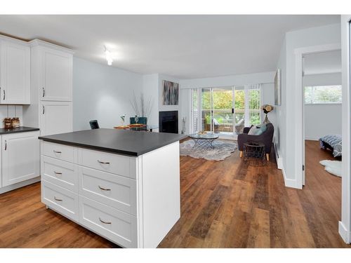 218-932 Robinson St, Coquitlam, BC, V3J7R8 | Card Image