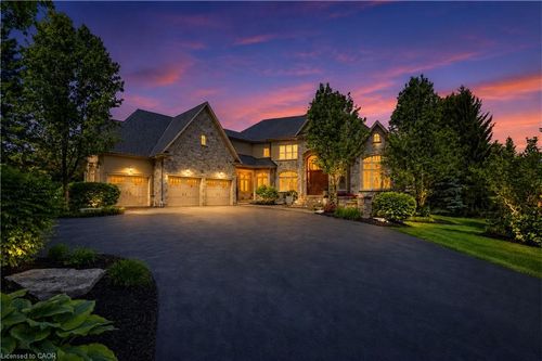 2319 Kilbride St, Burlington, ON, L7P0H7 | Card Image