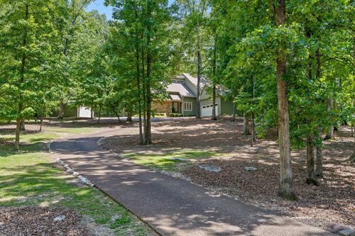 8838 Finney Point Dr, Ooltewah, TN, 37363-8643 | Card Image