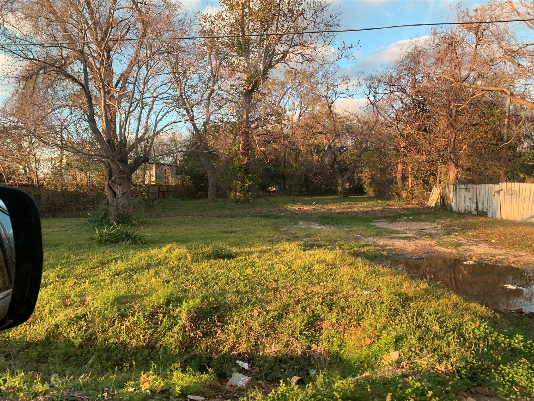 Land in Houston 2