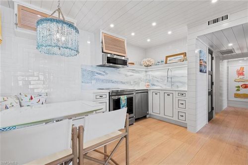 c-4x-1215 Edington Pl, MARCO ISLAND, FL, 34145-2015 | Card Image