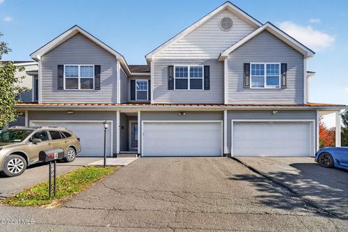 4 Amalia Ln, Rensselaer, NY, 12144-8468 | Card Image