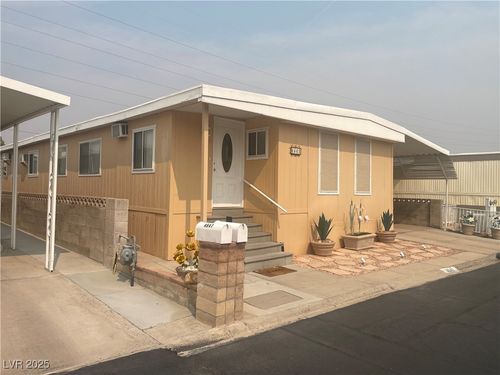 4641 Royal Ridge Blvd, Las Vegas, NV, 89103-5040 | Card Image
