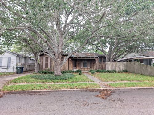 225 Glendale Dr, Corpus Christi, TX, 78404-3808 | Card Image