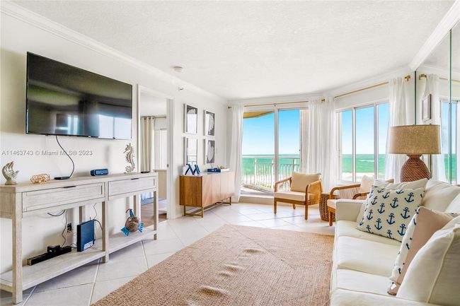 405 - 3870 N Highway A1a, Condo with 2 bedrooms, 2 bathrooms and null parking in Hutchinson Island FL | Image 12