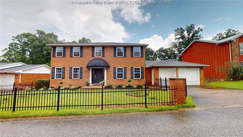 81 Hamill Rd, Huntington, WV, 25701-4756 | Card Image