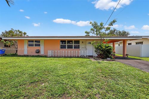 7740 Nw 15th Ct, Pembroke Pines, FL, 33024-5220 | Card Image