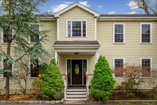 345 Elm Rd, Briarcliff Manor, NY, 10510-2207 | Card Image