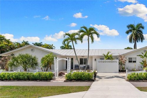 699 99th Ave N, NAPLES, FL, 34108-2229 | Card Image