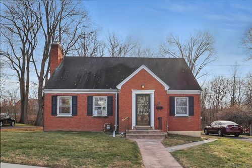 11 Columbus Ave, Middletown, CT, 06457-2606 | Card Image