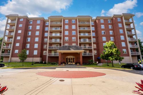 104-8340 Callie Ave, Morton Grove, IL, 60053-3713 | Card Image
