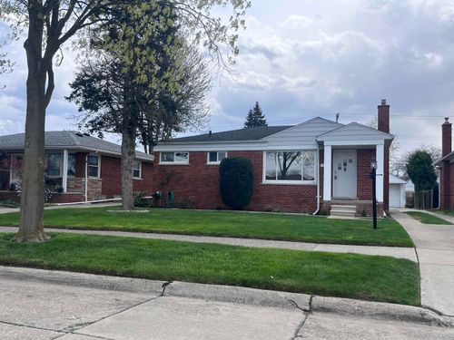 19054 Lister Ave, Eastpointe, MI, 48021-2740 | Card Image