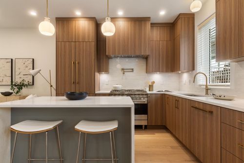 2049 4th Ave E, Vancouver, BC, V5N1K5 | Card Image