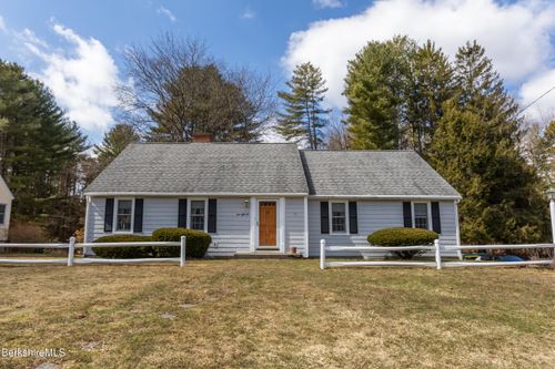 156 E New Lenox Rd, Pittsfield, MA, 01201-8307 | Card Image