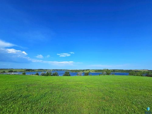 26165 W Sunset Ct W Court W, Canistota, SD, 57012 | Card Image