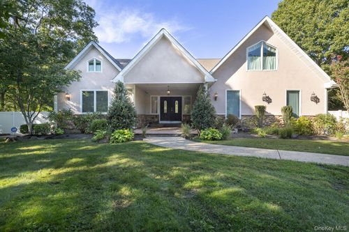 37 W Woodside Ave, Patchogue, NY, 11772-1159 | Card Image