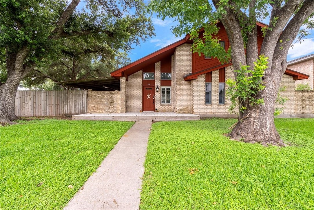 Post Oak Dr, Portland, TX 78374