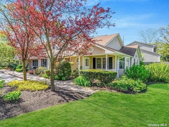 Beautifully Landscaped Front Yard | Image 2