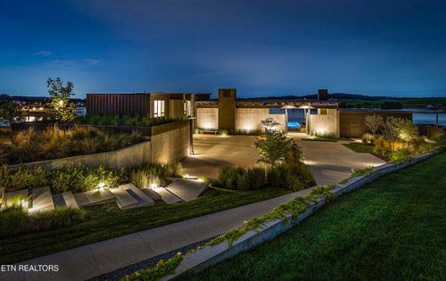 10628 Albion Way, Knoxville, TN, 37922-7251 | Card Image