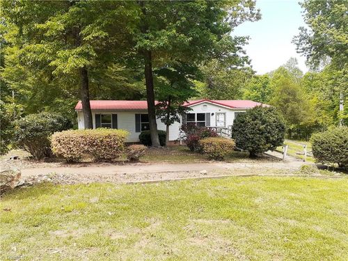 142 Hope Ln, Mocksville, NC, 27028-5763 | Card Image