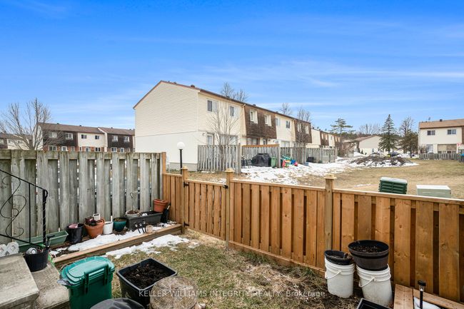 A - 85 Seyton Dr, Condo with 3 bedrooms, 2 bathrooms and 1 parking in Nepean ON | Image 23