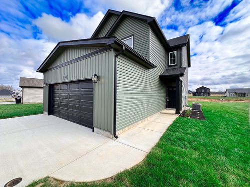 2075 Ireland Way, Clarksville, TN, 37042-8952 | Card Image