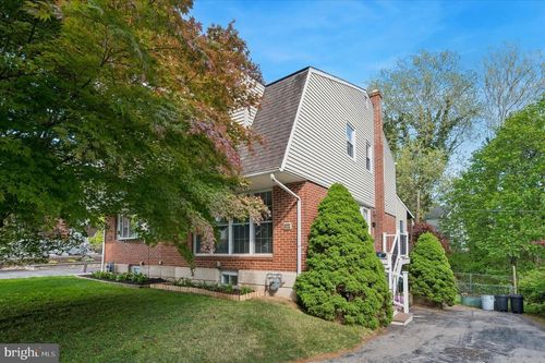 704 Swarthmorewood Ln, SWARTHMORE, PA, 19081-2823 | Card Image