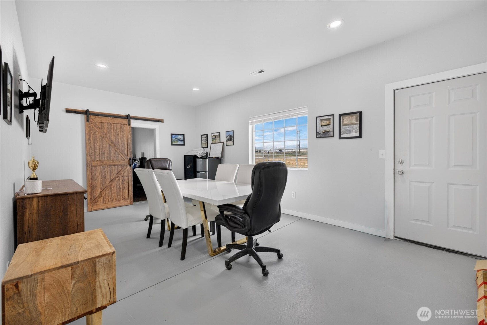 Commercial Sale in Grandview 5