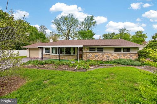 221 Hillside Dr, EXTON, PA, 19341-2417 | Card Image