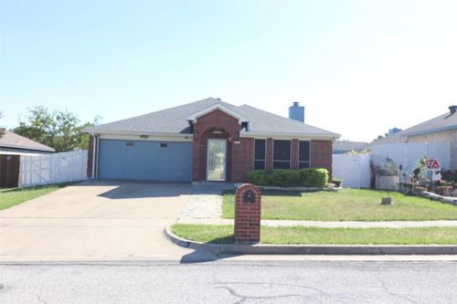 958 Tennessee Trl, Arlington, TX, 76017-6369 | Card Image