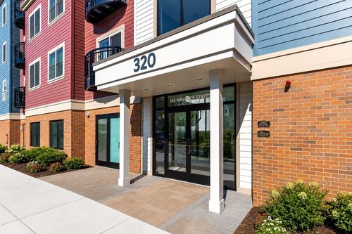 204-320 Maverick St, Boston, MA, 02128-2356 | Card Image