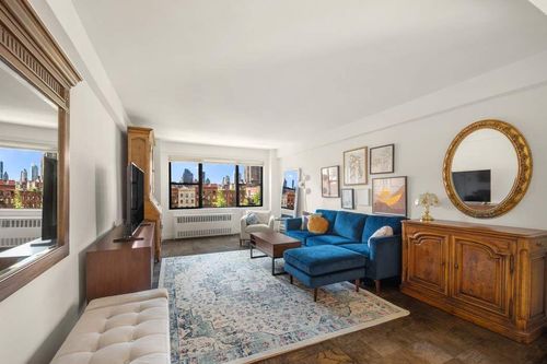 8h-333 E 55th St, New York, NY, 10022-8330 | Card Image