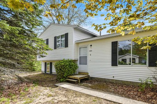3880 Whispering Oaks Drive, UNKNOWN, MI, 49696 | Card Image