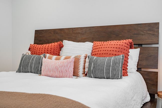 King Bed with parachute bedding. | Image 18