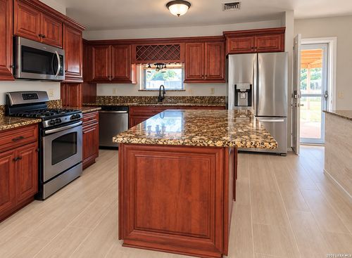 8110 Hunters Frst, San Antonio, TX, 78239-3210 | Card Image