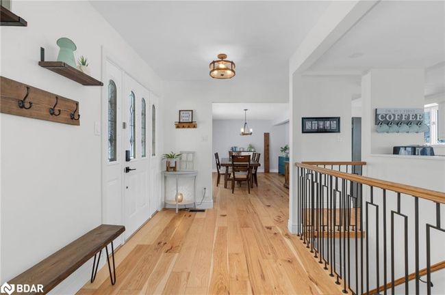 203 Camilla Cres, House other with 5 bedrooms, 2 bathrooms and 6 parking in Thornton ON | Image 8