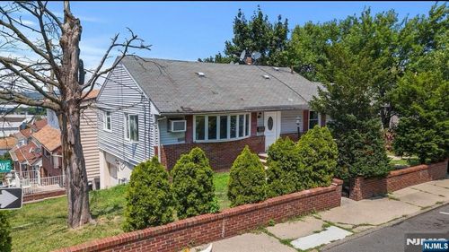 8401 Columbia Ave, North Bergen, NJ, 07047-4322 | Card Image