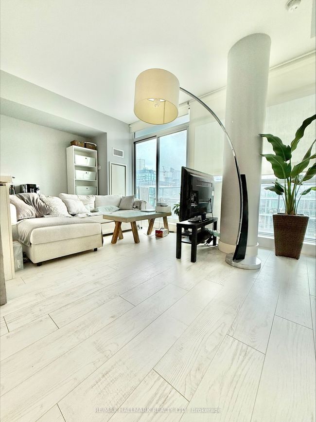 1508 - 39 Sherbourne St, Condo with 2 bedrooms, 1 bathrooms and 1 parking in Toronto ON | Image 6