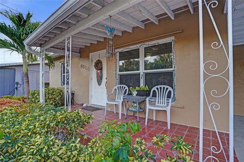 5225 Ne 2nd Ter, Oakland Park, FL, 33334-1684 | Card Image
