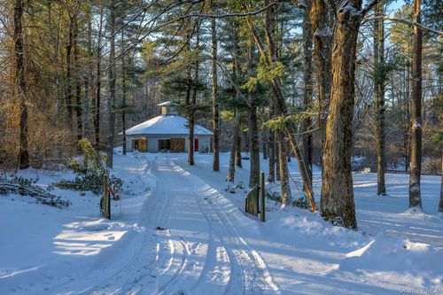 401 Collins St, Hillsdale, NY, 12529-5936 | Card Image