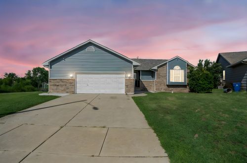 373 E Riley Ave, Haysville, KS, 67060 | Card Image