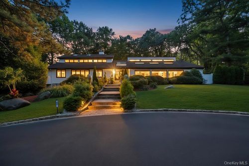 30 Fox Hollow Ridings Rd, Northport, NY, 11768-2245 | Card Image
