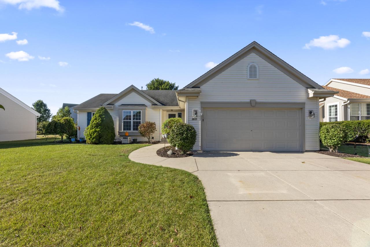 Raintree Ln, Waukesha, WI 53189