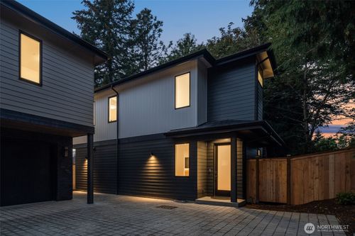 10166 Ne 113th Pl, Kirkland, WA, 98033-4324 | Card Image