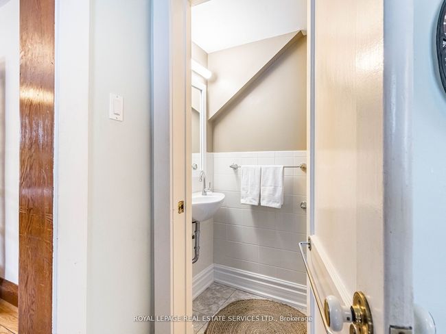 32 Wellington St E, House other with 4 bedrooms, 2 bathrooms and 3 parking in Brampton ON | Image 16